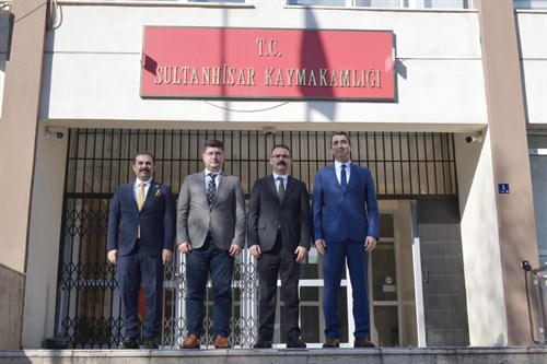 Didim Kaymakamı Can Kazım KURUCA, Çine Kaymakamı Murat BÜYÜKKÖSE ve Koçarlı Kaymakamı Ramazan TAŞKIN, Kaymakamımız Ali Ekber ATEŞ'i ziyarette bulundu.